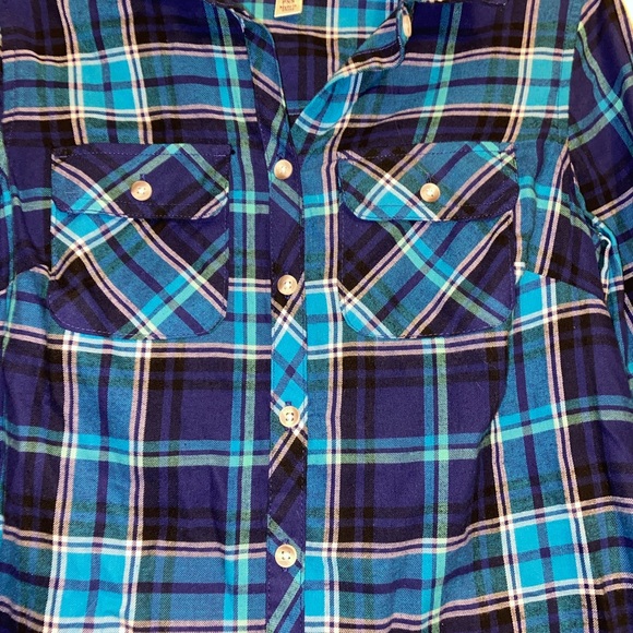 A Pattern shirt NEVER WORN! With Tags - Picture 3 of 5